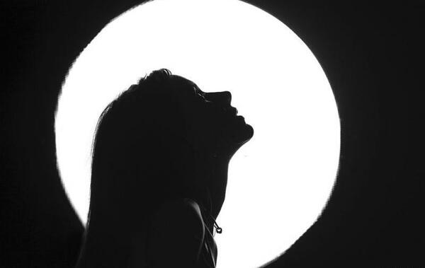 عکس پروفایل مشکی ماه