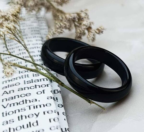 عکس انگشتر حلقه ای مشکی