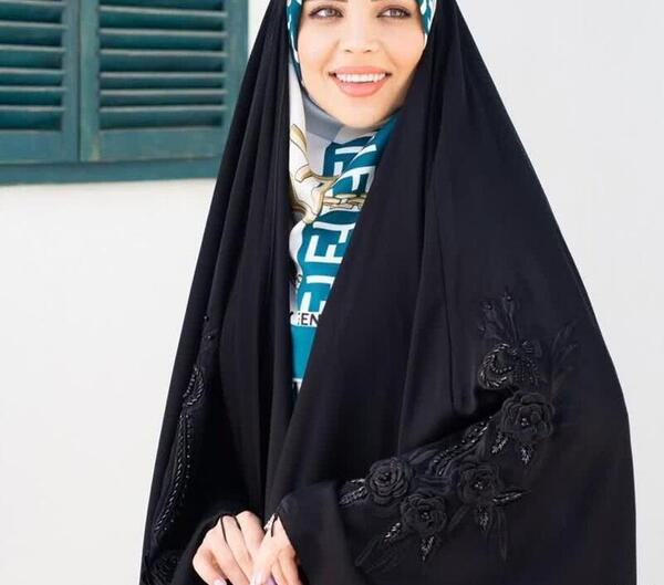 عکس چادر مشکی گلدوزی شده