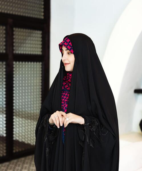 عکس چادر مشکی گلدوزی شده