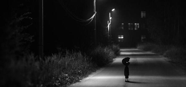عکس پس زمینه مشکی غمگین