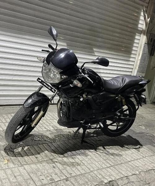 عکس موتور آپاچی سیاه