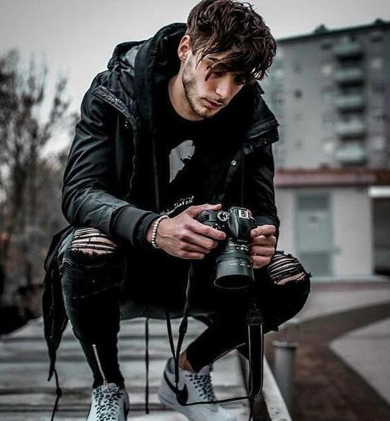 ژست عکس مردانه لاکچری