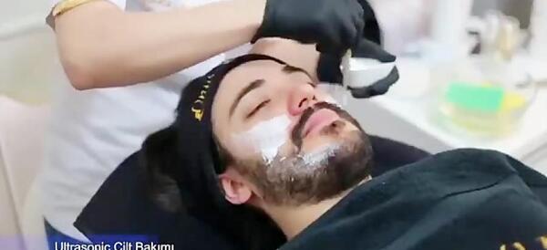 عکس پاکسازی صورت مردانه