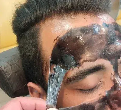 عکس پاکسازی صورت مردانه