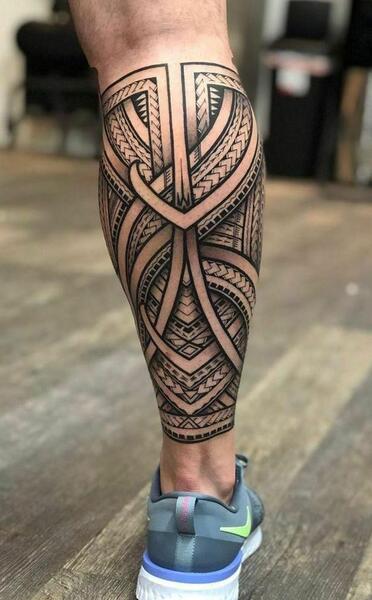 عکس تاتو روی ران پا مردانه