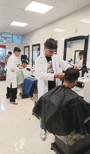 عکس مدرک ارایشگری مردانه