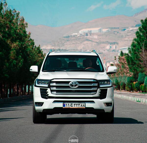 عکس ماشین لندکروز ۲۰۲۲