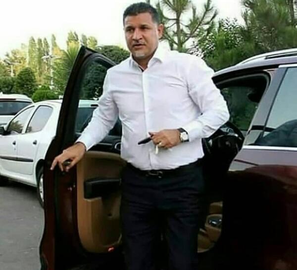 عکس از ماشین علی دایی