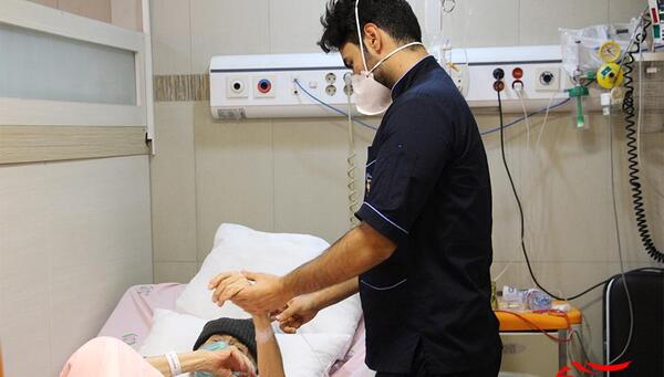 عکس مرد بیمارستانی