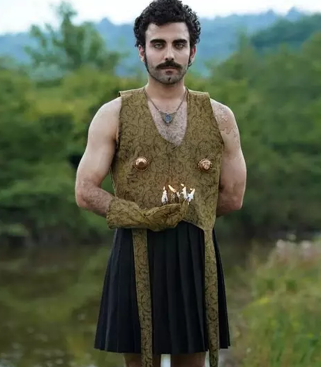 عکس مرد درختی در ایران