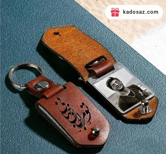 عکس مرد صورت چرمی