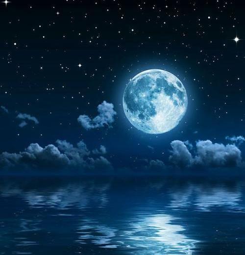 عکس پروفایل ماه و دریا