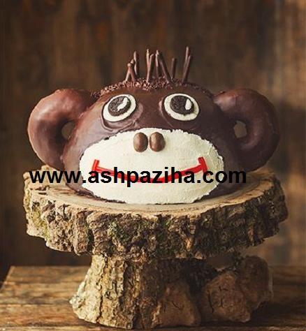 عکس میمون با کیک تولد