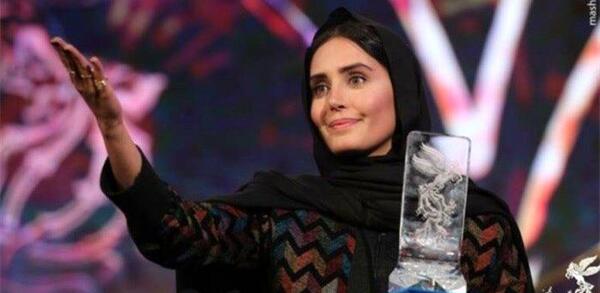 عکس فائزه در شبی که ماه کامل شد