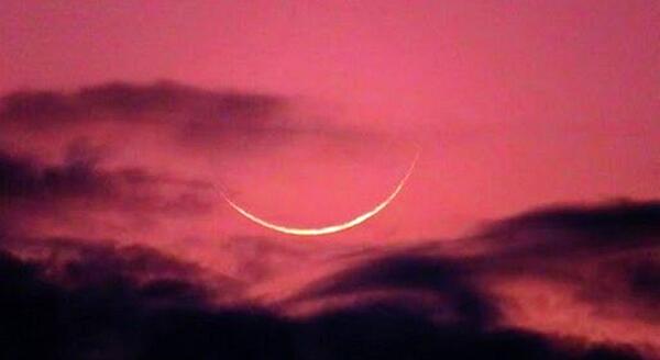 عکس هلال ماه شب سوم