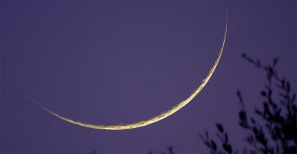 عکس هلال ماه شب سوم