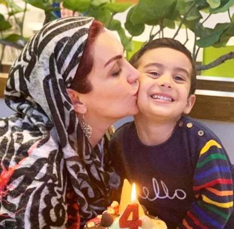 عکس ماه چهره خلیلی و فرزندش