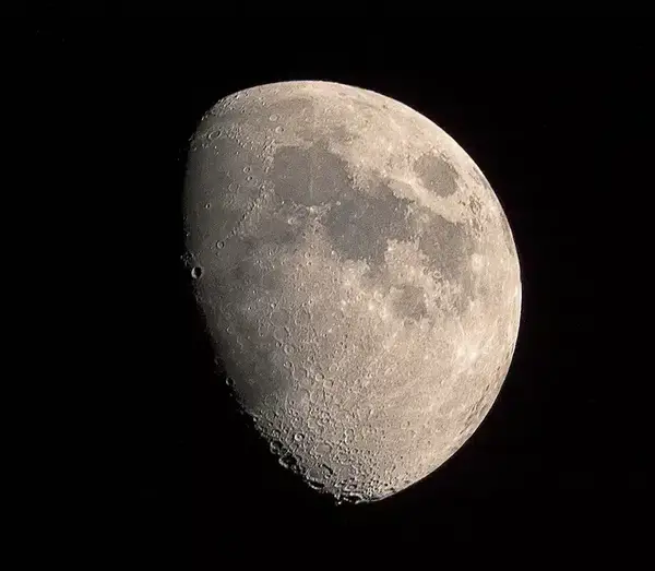 عکس کره ماه با تلسکوپ