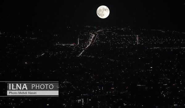 عکس ماه آبی از دور