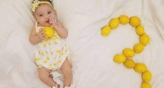 عکس ماهگرد نوزاد با تخم مرغ