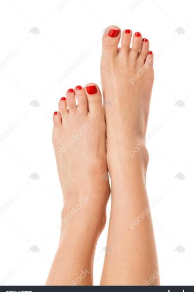 عکس لاک قرمز به دست و پا