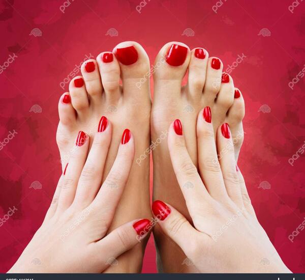 عکس لاک قرمز به دست و پا