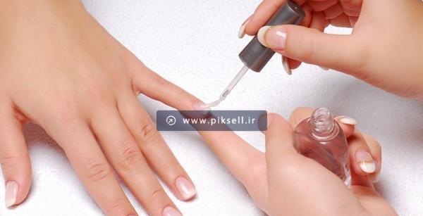 عکس دست لاک زده طبیعی