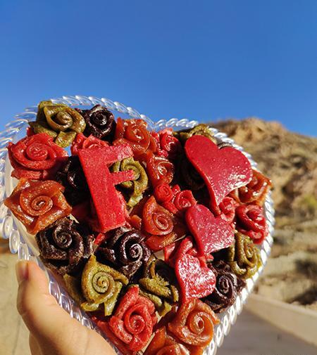 عکس باکس لواشک با سس