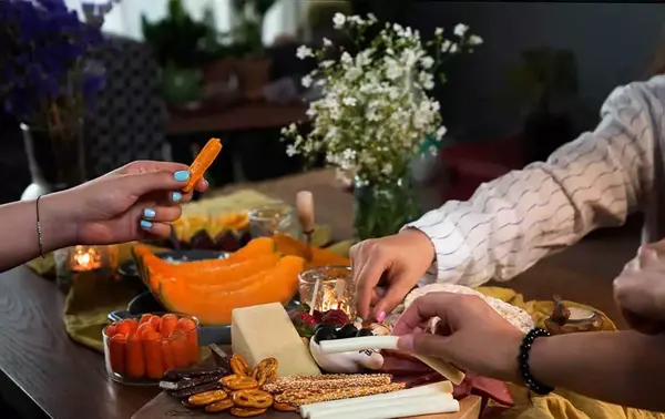 عکس چیپس و پفک و لواشک دورهمی