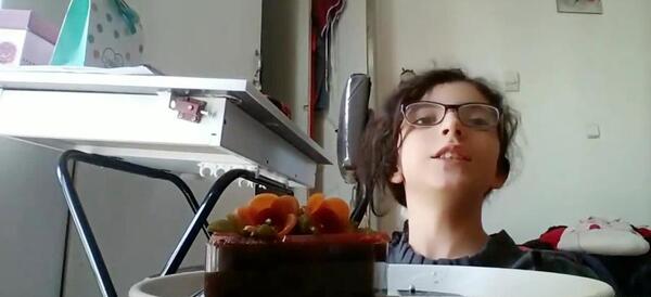 عکس لواشک عمو ترشک