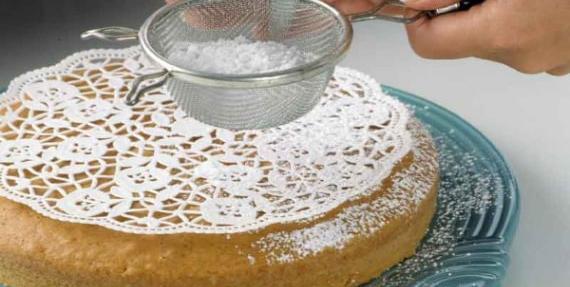 عکس تزیین کیک اسفنجی ساده