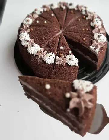 عکس تزیین کیک اسفنجی ساده
