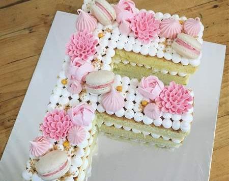 عکس کیک با حروف انگلیسی