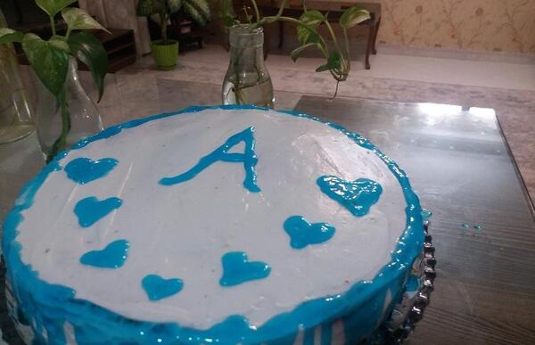 عکس کیک آبی ساده