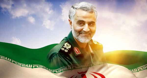 عکس سردار سلیمانی با لبخند