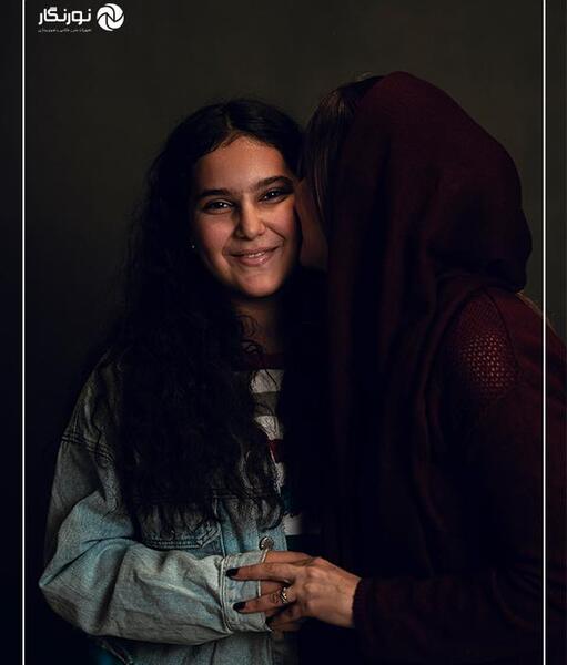 ژست عکس لبخند