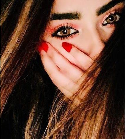 ژست عکس لبخند
