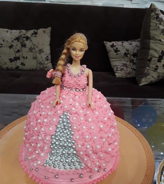 عکس کیک باربی ساده