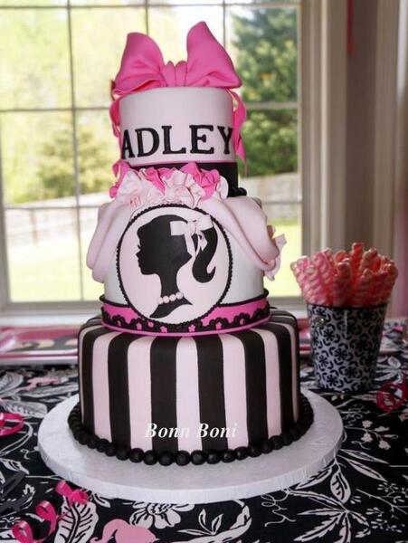 عکس کیک باربی دو طبقه