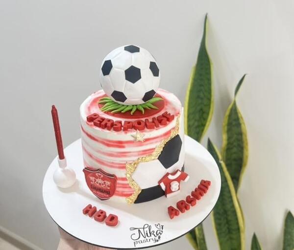 عکس کیک پرسپولیسی پسرانه