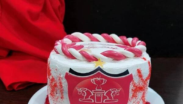 عکس کیک پرسپولیس بزرگ