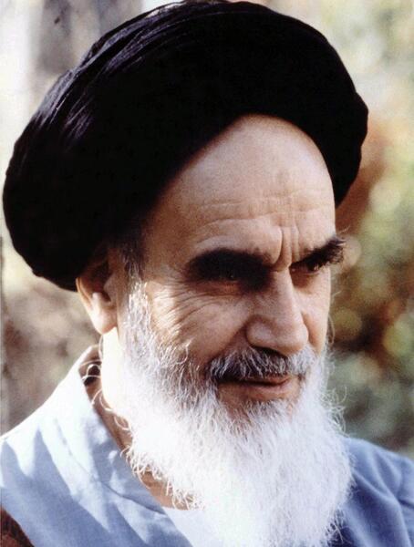 عکس امام خمینی با لبخند