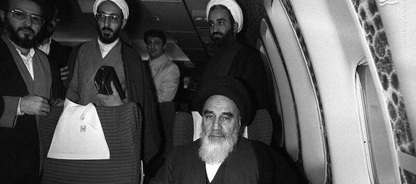 عکس امام خمینی با لبخند