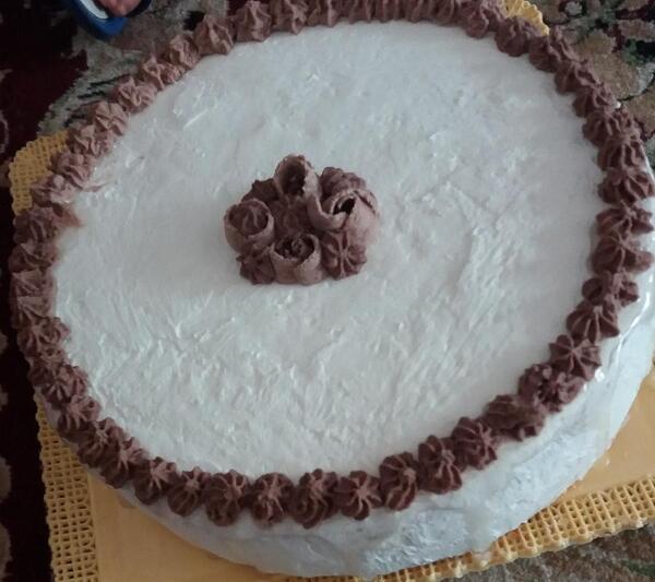 عکس کیک خانگی ساده با خامه