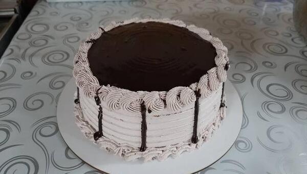 عکس از کیک خانگی ساده