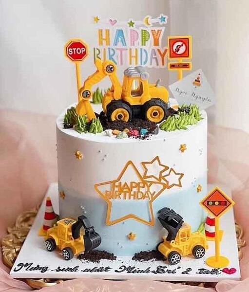 عکس کیک دو طبقه پسرانه