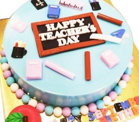 عکس کیک روز معلم شیک