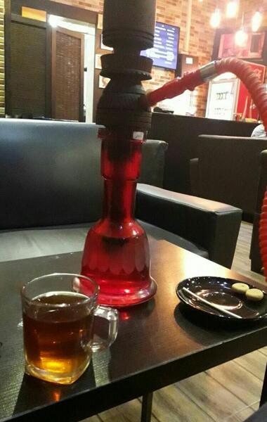 عکس دختر با قلیون لاکچری