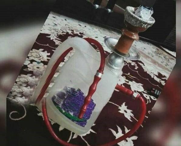عکس دختر با قلیون لاکچری